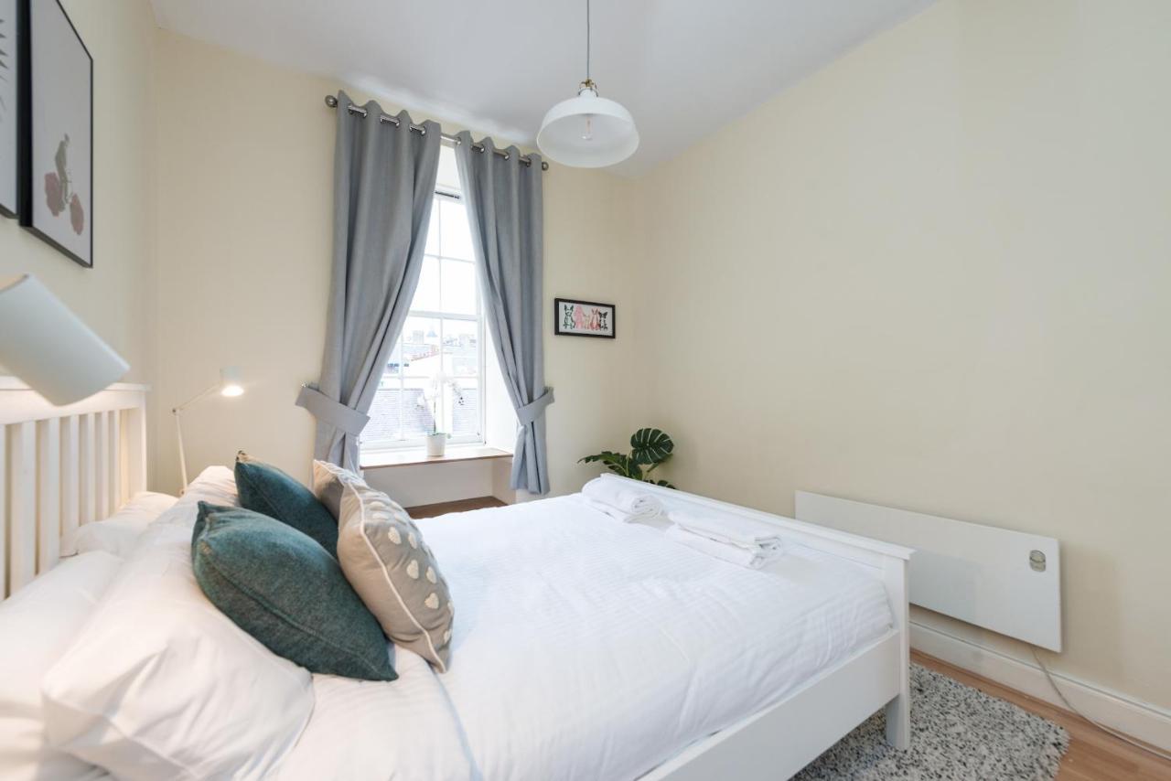 Bright And Modern 2 Bed Apartment EDI Eksteriør bilde